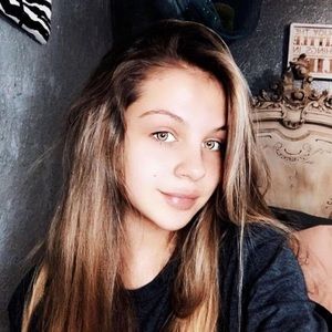 Meet your Posher, Laitlyn